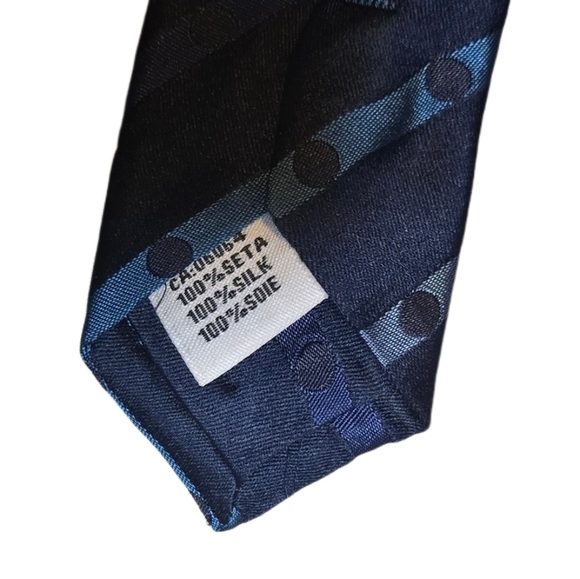 Bugatchi Made in Italy Silk Tie Navy Blue Geometric Paisley Pattern 100% Silk - Picture 3 of 7